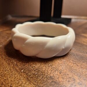 Italy Vintage Cream Lucite Twist Braided Bangle Bracelet Classic Look FABULOUS!